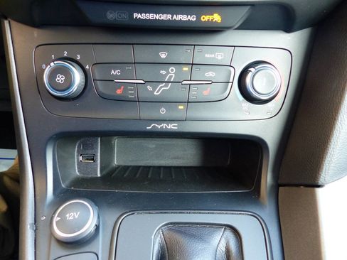 Used 2015 Ford Focus SE w/ Equipment Group 201A image 39