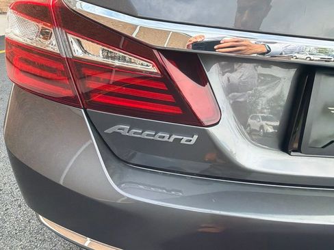 Used 2017 Honda Accord EX-L image 8