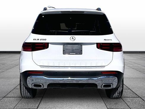 New 2026 Mercedes-Benz GLB 250 4MATIC image 5