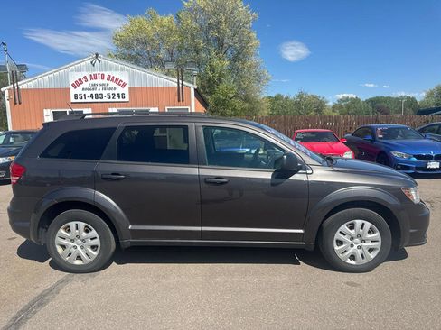 Used 2016 Dodge Journey SE w/ Flexible Seating Group FWD image 4