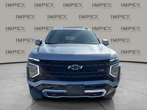 Used 2025 Chevrolet Suburban Z71 image 8