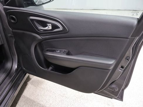 Used 2015 Chrysler 200 Limited w/ Convenience Group FWD image 24