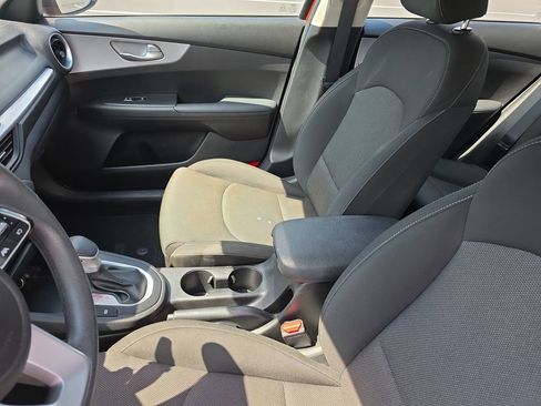 Used 2023 Kia Forte LXS w/ LXS Technology Package FWD image 17