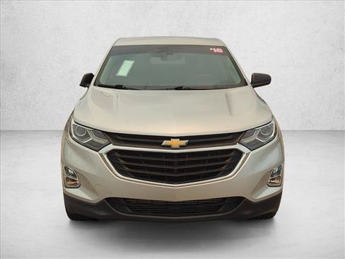 Used 2018 Chevrolet Equinox LS FWD image 2