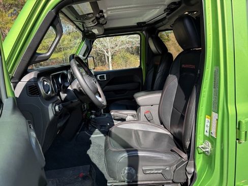 Used 2019 Jeep Wrangler Unlimited Rubicon w/ Cold Weather Group image 12