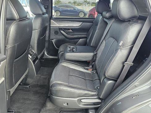 Certified 2024 MAZDA CX-90 Plug-In Hybrid w/ Preferred AWD/4WD image 23