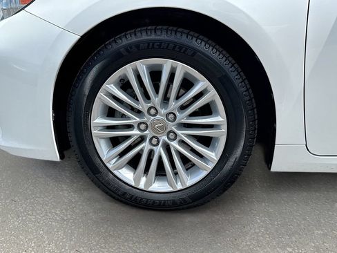 Used 2015 Lexus ES 350 w/ Luxury Package FWD image 31