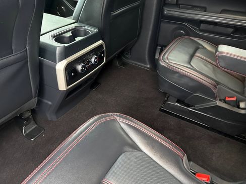 Used 2022 Ford Expedition Limited image 26