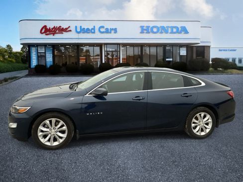 Used 2020 Chevrolet Malibu LT FWD image 2