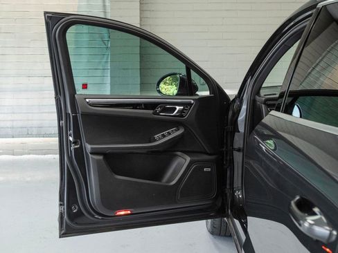 Used 2022 Porsche Macan S image 34