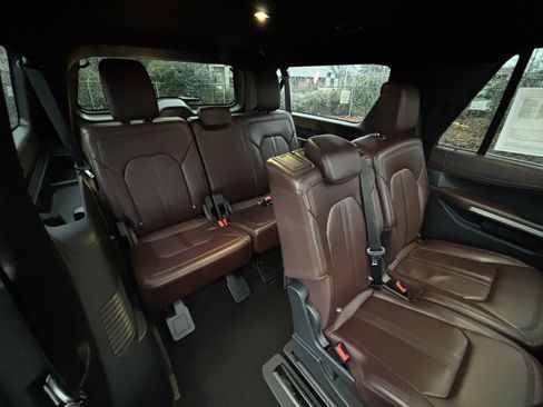 Used 2023 Ford Expedition Max Limited image 15
