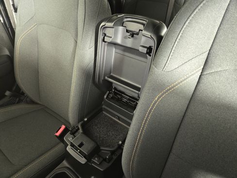 Certified 2025 Jeep Gladiator Sport image 27