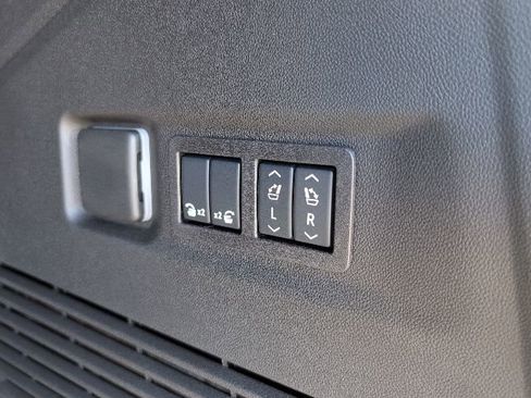 New 2026 Chevrolet Suburban Premier image 13