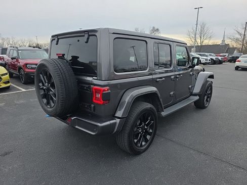 Used 2021 Jeep Wrangler Unlimited Sahara image 5