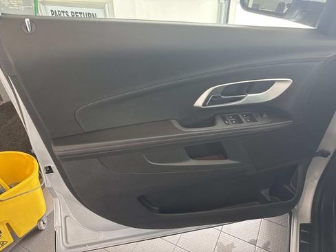 Used 2010 Chevrolet Equinox LT w/ Vehicle Interface Package FWD image 12