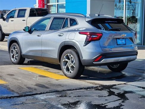 New 2025 Chevrolet Trax LT image 4