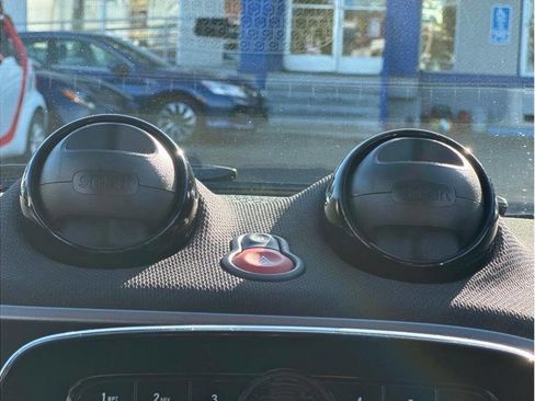 Used 2017 smart fortwo electric drive image 23