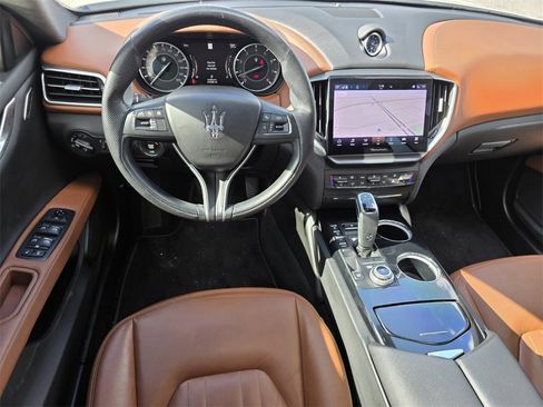 Used 2022 Maserati Ghibli Modena image 13