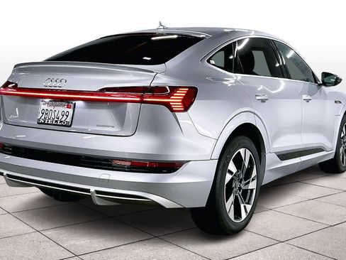 Used 2022 Audi e-tron Premium image 15