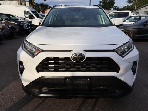 Used 2019 Toyota RAV4 XLE FWD image 2
