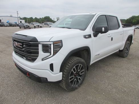 New 2026 GMC Sierra 1500 AT4 w/ AT4 Premium Package AWD/4WD image 10