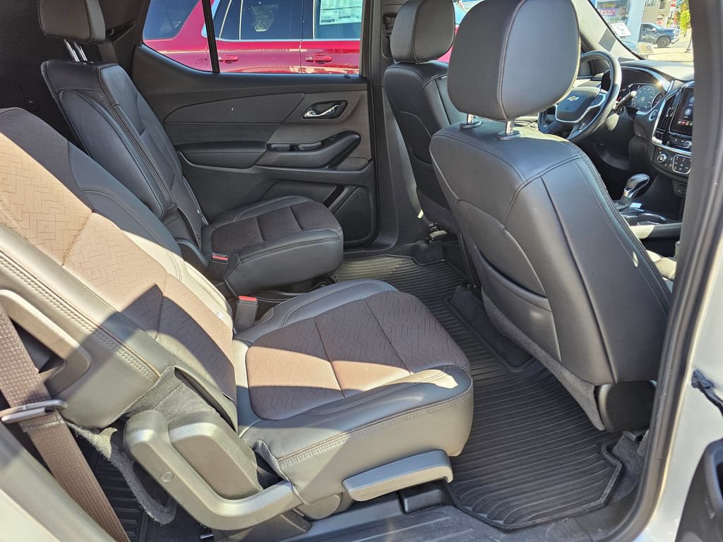 Used 2022 Chevrolet Traverse High Country AWD/4WD image 16