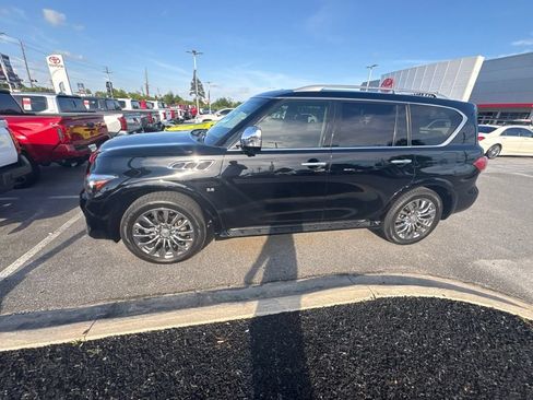 Used 2017 INFINITI QX80 2WD w/ Deluxe Technology Package image 5