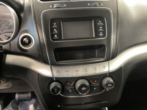 Used 2014 Dodge Journey SXT w/ Comfort/Convenience Group AWD/4WD image 16
