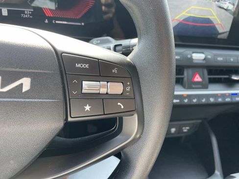 Used 2025 Kia K4 FWD image 26