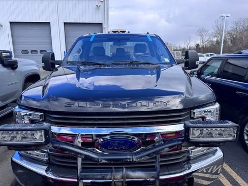 Used 2019 Ford F350 XLT w/ Snow Plow Prep Package image 2