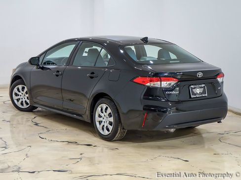 Used 2021 Toyota Corolla LE FWD image 10