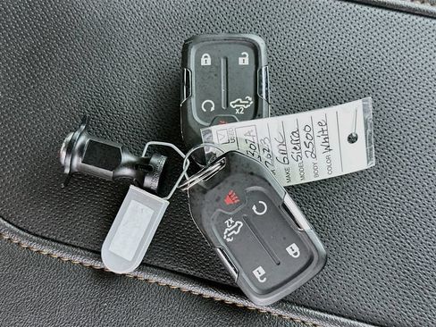 Used 2023 GMC Sierra 2500 AT4 w/ AT4 Premium Plus Package AWD/4WD image 36