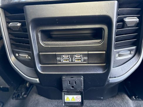 Used 2022 RAM 1500 Big Horn image 32