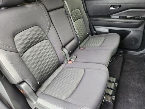 Certified 2022 Nissan Pathfinder SV w/ SV Black Package image 16