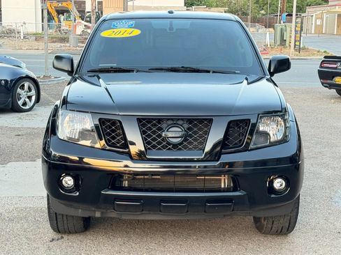 Used 2014 Nissan Frontier SV w/ SV Value Truck Package RWD image 4