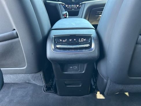Used 2023 Cadillac XT6 Premium Luxury w/ Technology Package AWD/4WD image 22