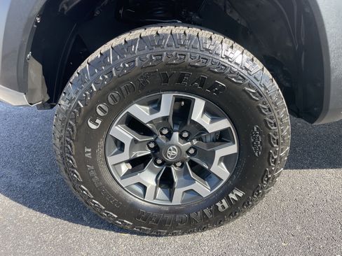 Used 2023 Toyota Tacoma TRD Off-Road w/ Technology Package image 9