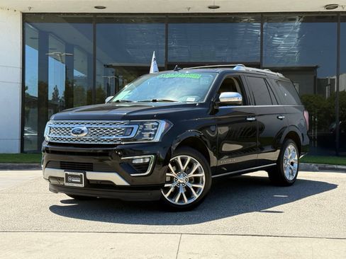 Used 2019 Ford Expedition Platinum RWD image 2