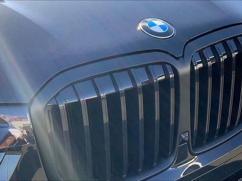 Used 2026 BMW X7 xDrive40i w/ M Sport Package image 30