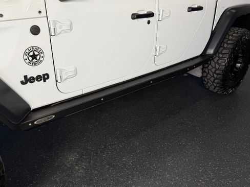 Used 2021 Jeep Gladiator Rubicon image 6