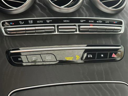 Used 2023 Mercedes-Benz GLC 300 4MATIC Coupe image 19