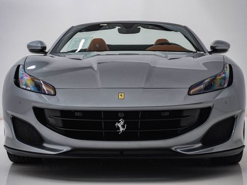 Used 2019 Ferrari Portofino RWD image 6