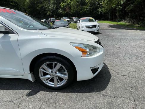 Used 2015 Nissan Altima 2.5 SL w/ Technology Package FWD image 12