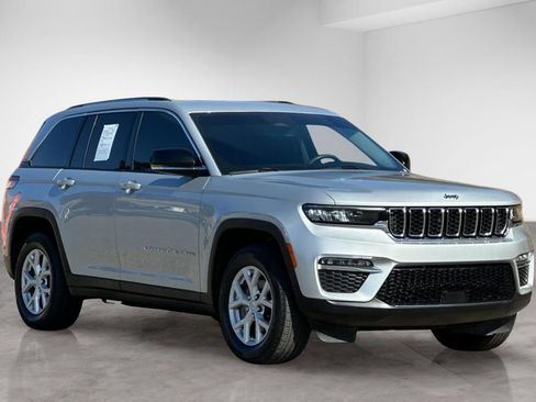 Used 2023 Jeep Grand Cherokee Limited w/ Trailer Tow Prep Group (B) AWD/4WD image 8