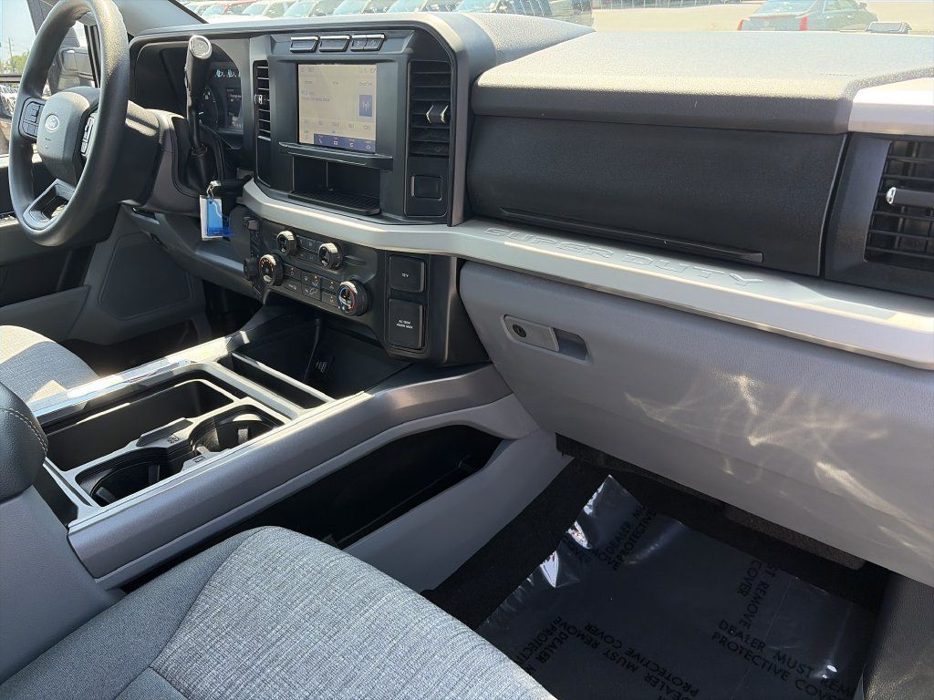 Used 2024 Ford F350 XLT w/ FX4 Off-Road Package AWD/4WD image 30