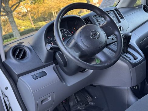 Used 2016 Nissan NV200 S w/ Back Door Glass Package image 4