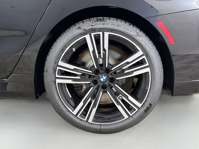 Used 2026 BMW 760i xDrive AWD/4WD image 33