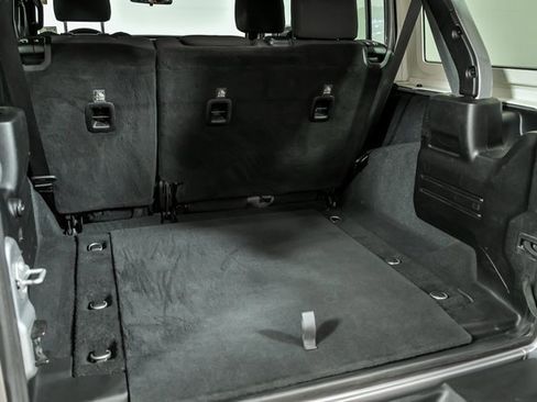 Used 2018 Jeep Wrangler Unlimited Sport S image 8