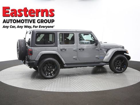 Used 2022 Jeep Wrangler Unlimited Sahara w/ Cold Weather Group AWD/4WD image 42