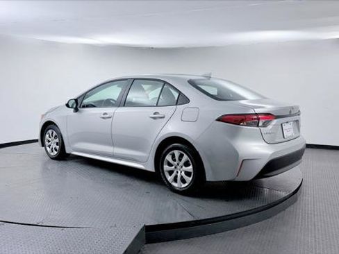 Used 2024 Toyota Corolla LE FWD image 6